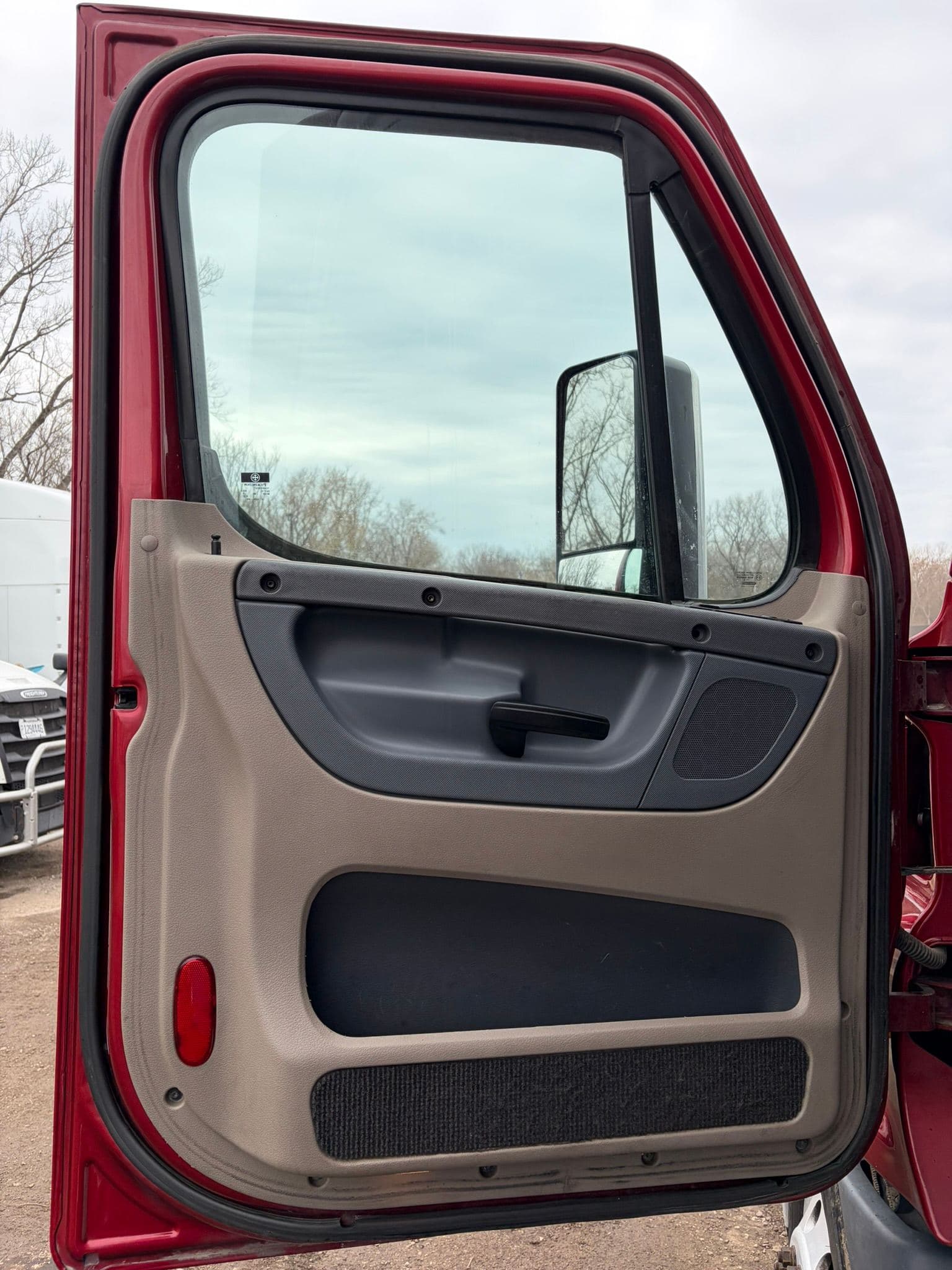 2016 Freightliner Cascadia image 10