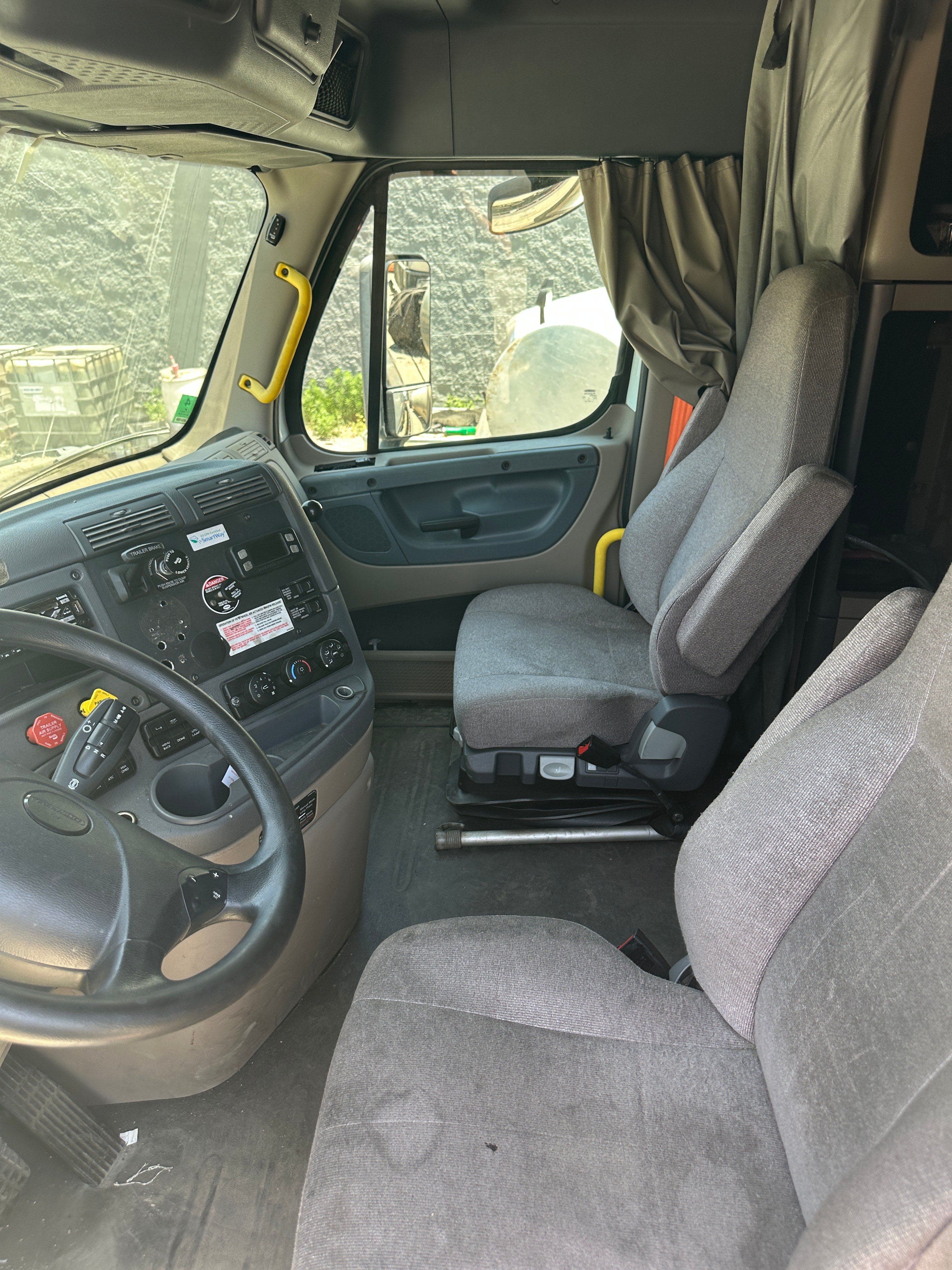 2018 Freightliner Cascadia image 7