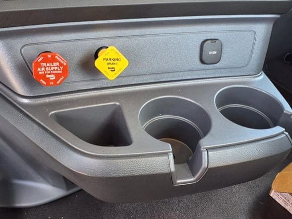 2025 Kenworth T880 image 11