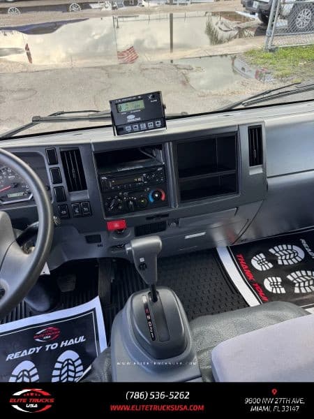 2019 Isuzu NRR image 16