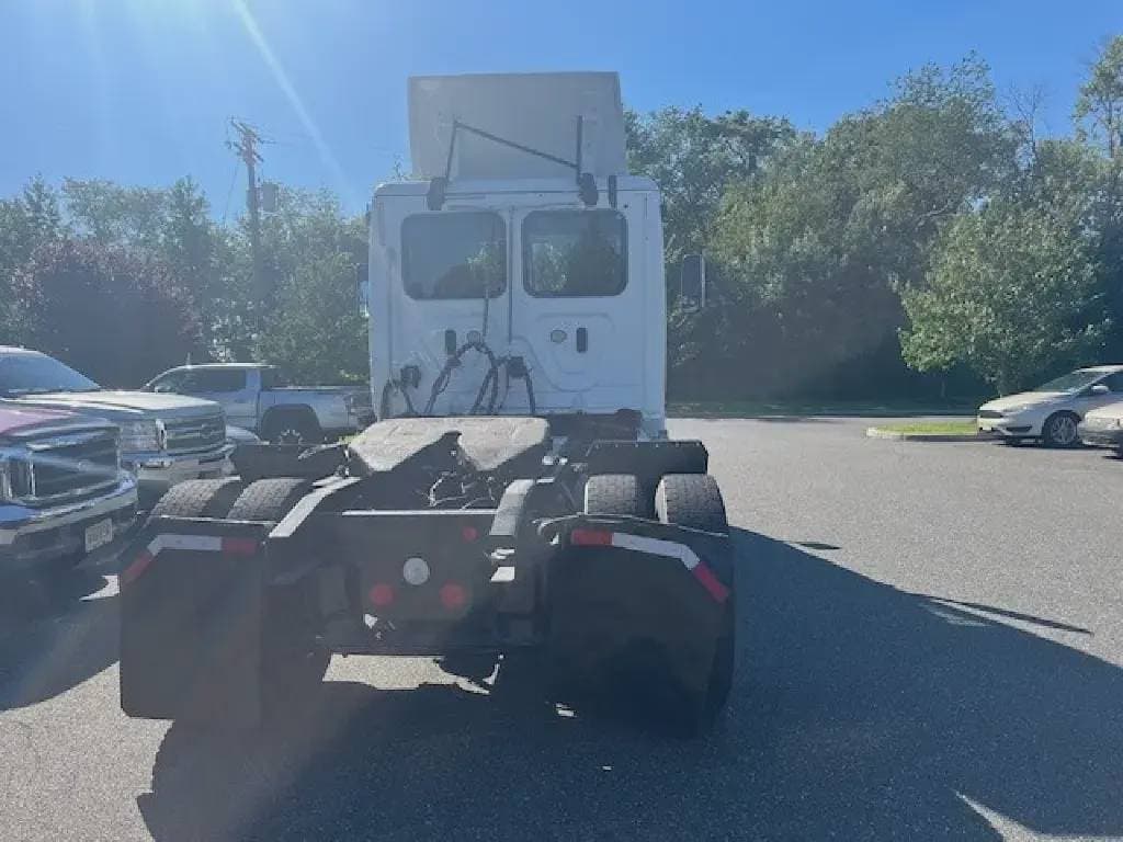 2019 Freightliner Cascadia 113 image 8