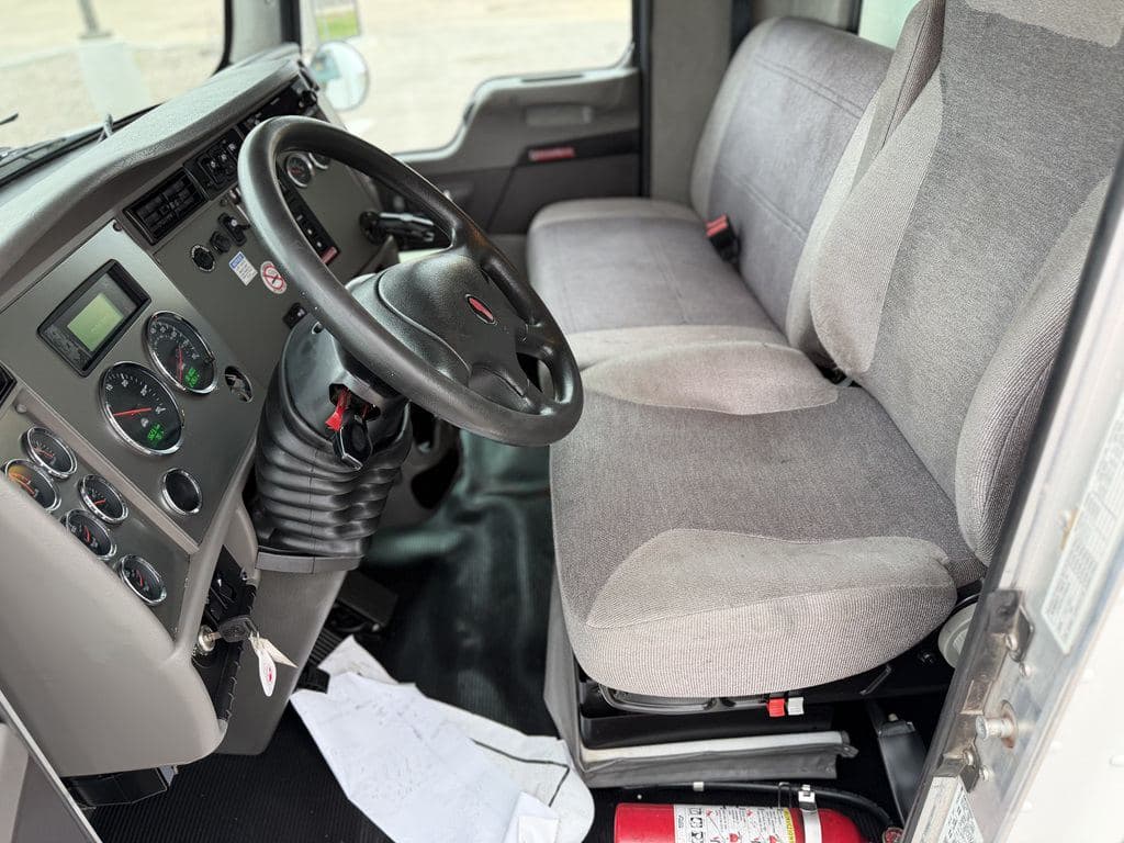 Used 2022 KENWORTH T270 image 28
