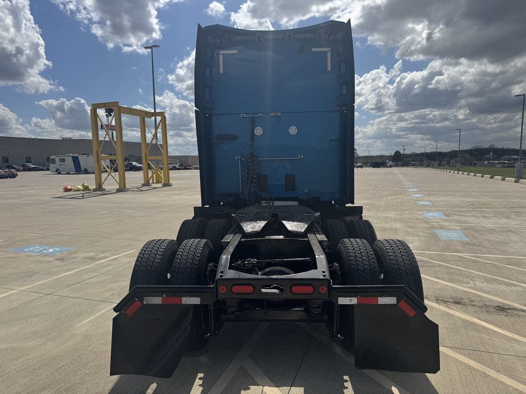 Used 2021 PETERBILT 579 image 4