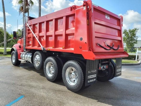 2025 Kenworth T880 image 5