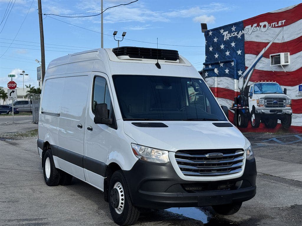 2019 Freightliner Sprinter 3500 image 1