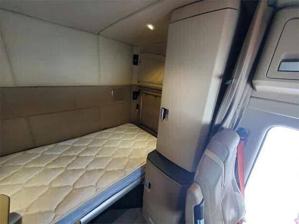2019 KENWORTH T880 image 26