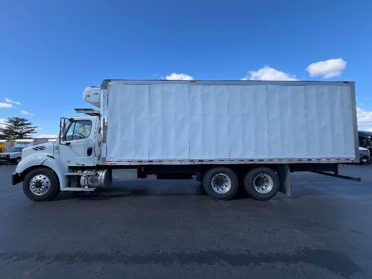 2021 Freightliner M2 image 12