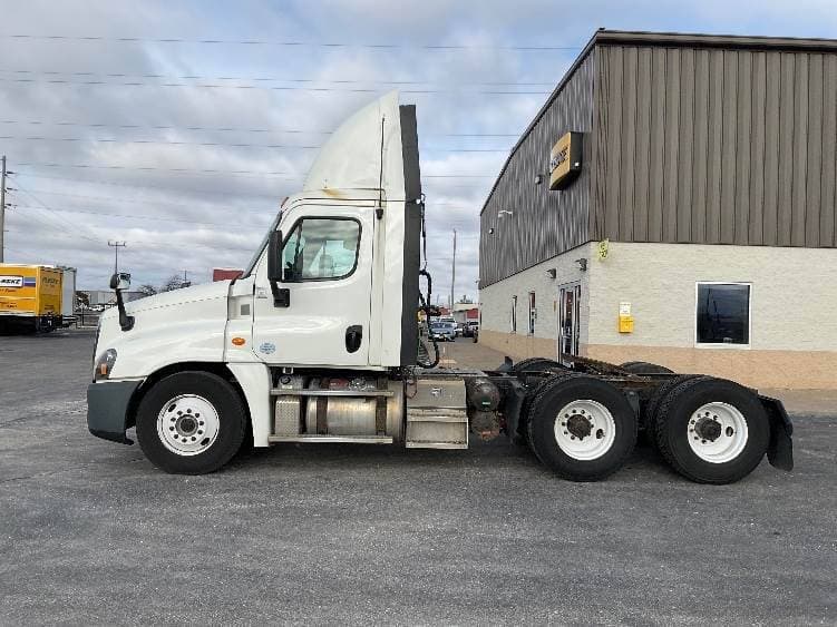 2018 Freightliner Cascadia image 9