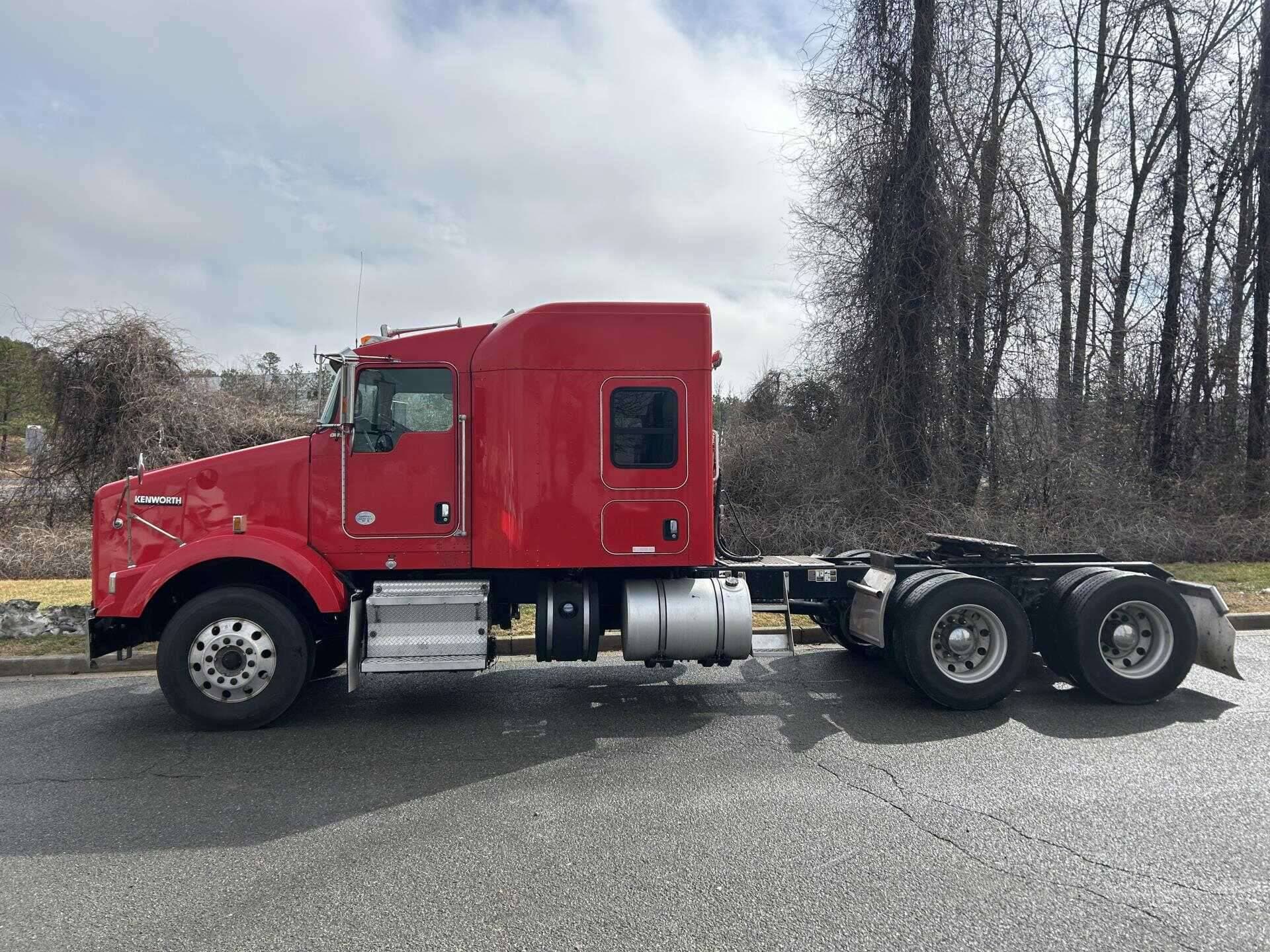 2019 Kenworth T8 Series image 7