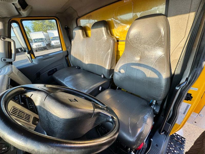 2019 International 4300 image 19