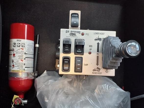 2025 Kenworth T880 image 25