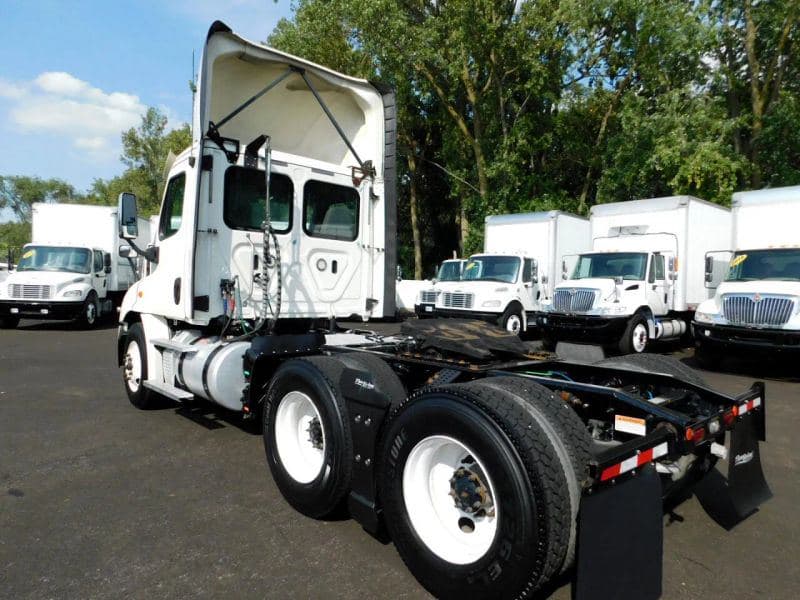 2018 Freightliner Cascadia image 3