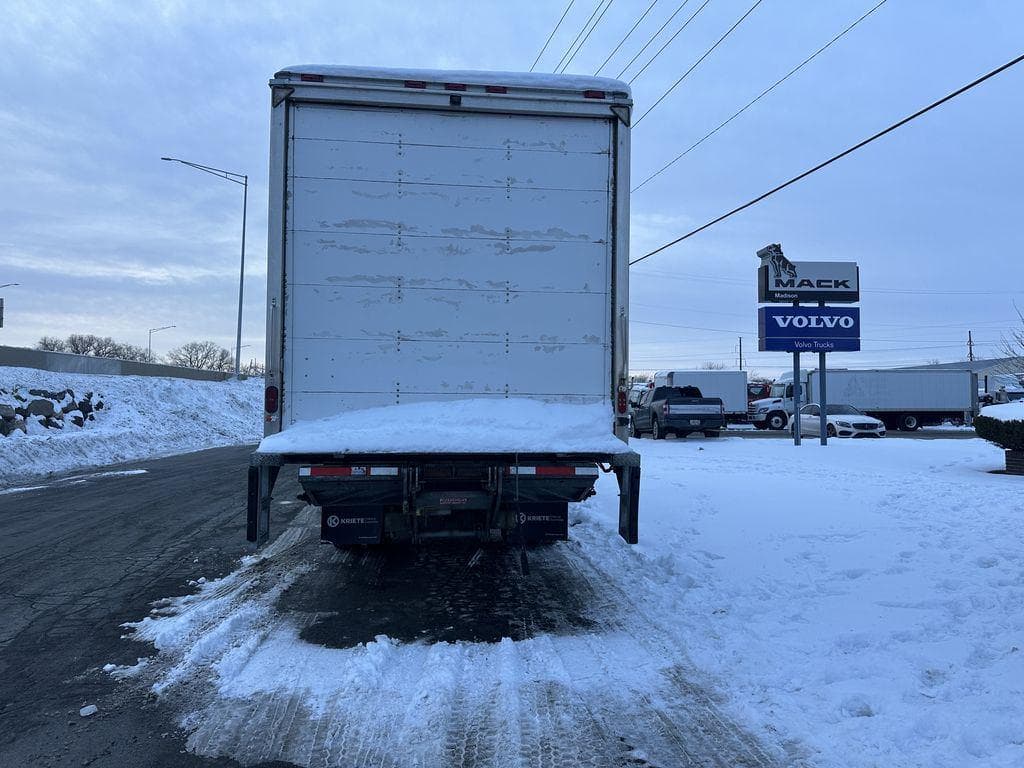 2020 Hino 268A image 4