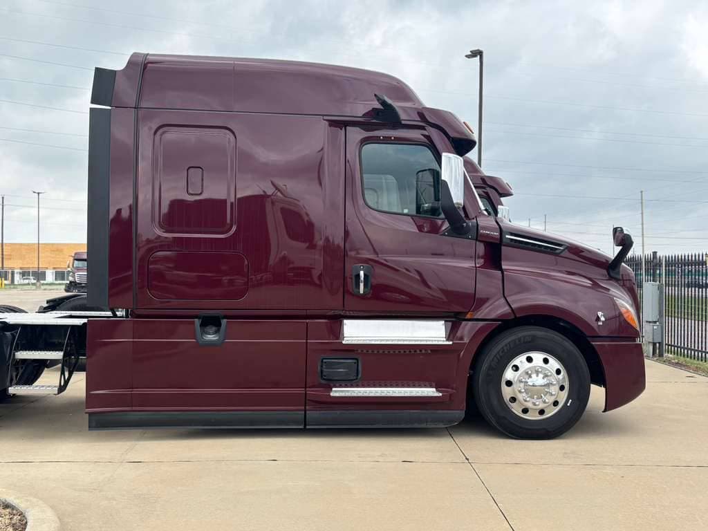 2022 Freightliner Cascadia 126 image 5