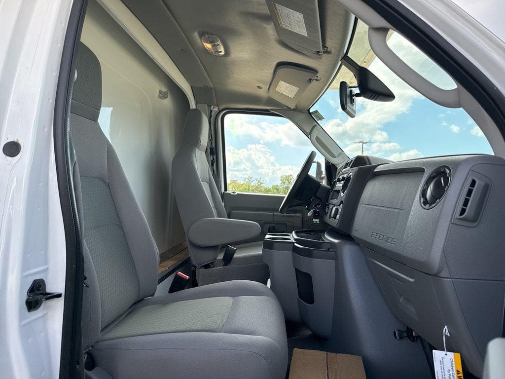 2026 Ford E-350SD Base Box Van image 18