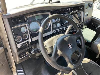 2020 Kenworth T8 Series image 9