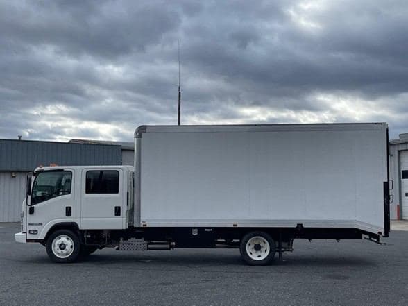 2024 Isuzu NPR HD image 11