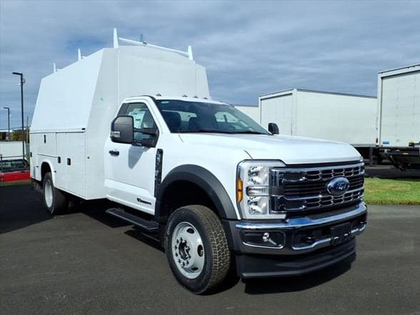 2025 Ford F550 image 1