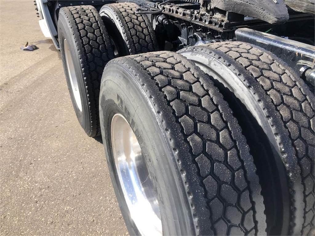 2018 Freightliner Cascadia image 17