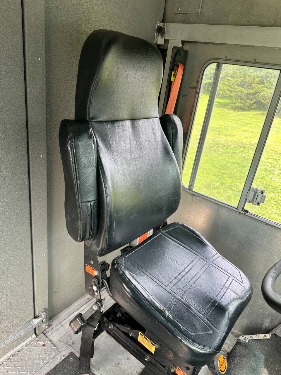 2017 Freightliner MT45 image 16