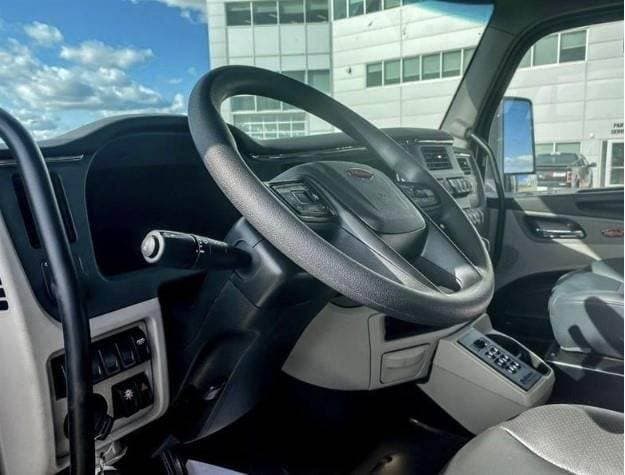 2024 Peterbilt 567 image 4