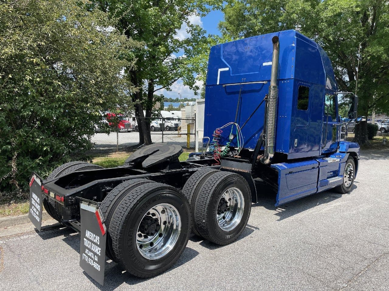 2019 Mack Anthem image 3