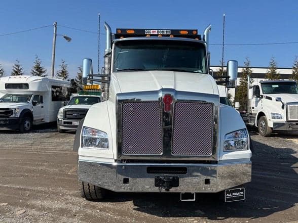 2025 Kenworth T880 image 7