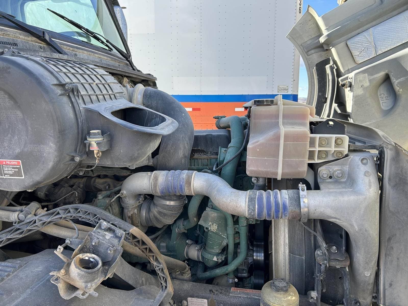 2016 Volvo VNL64T670 image 7