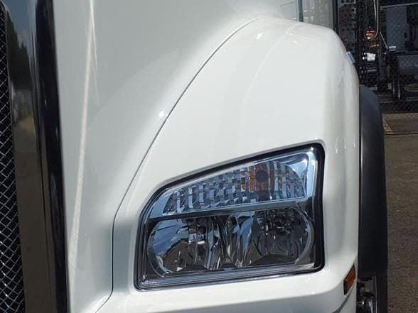 2026 Kenworth T880 image 4