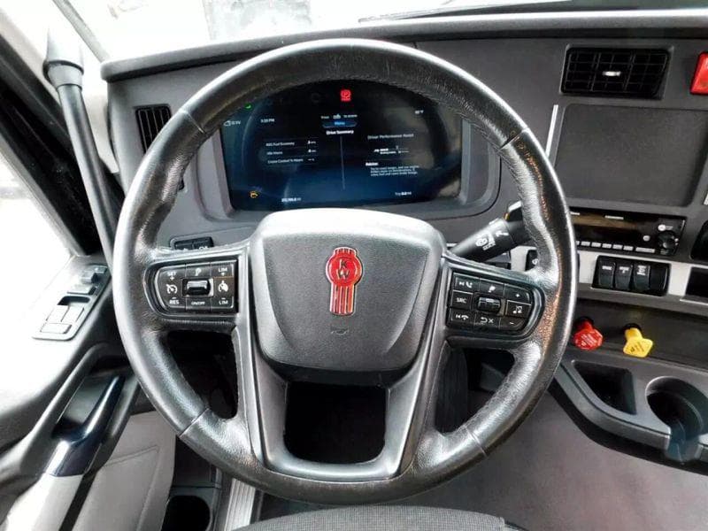 2023 Kenworth T600 image 17