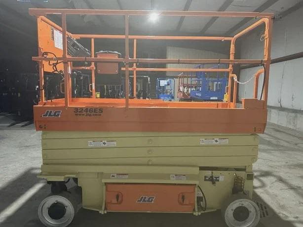 2015 JLG 3246ES image 6