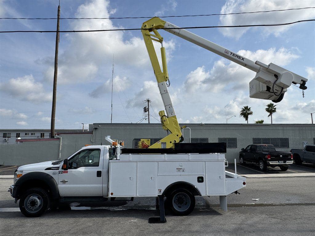 2016 Ford F550 image 71