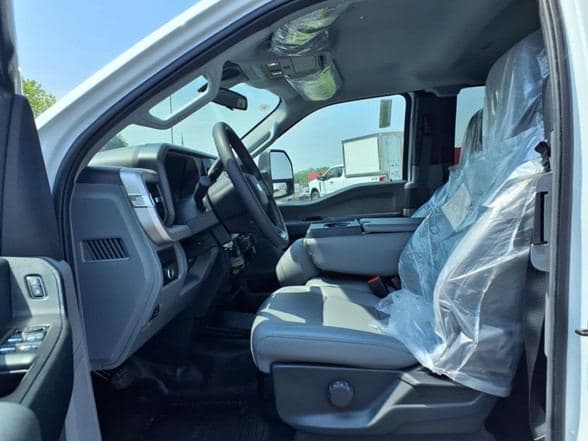 2025 Ford F450 image 11