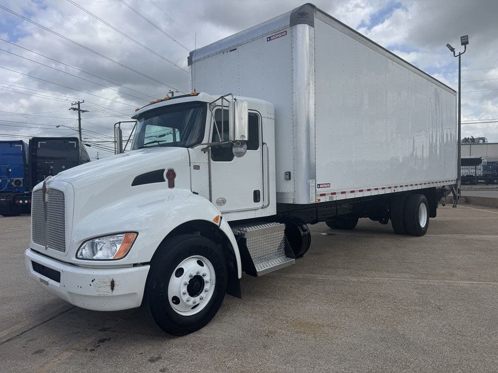 Used 2022 KENWORTH T270 image 2