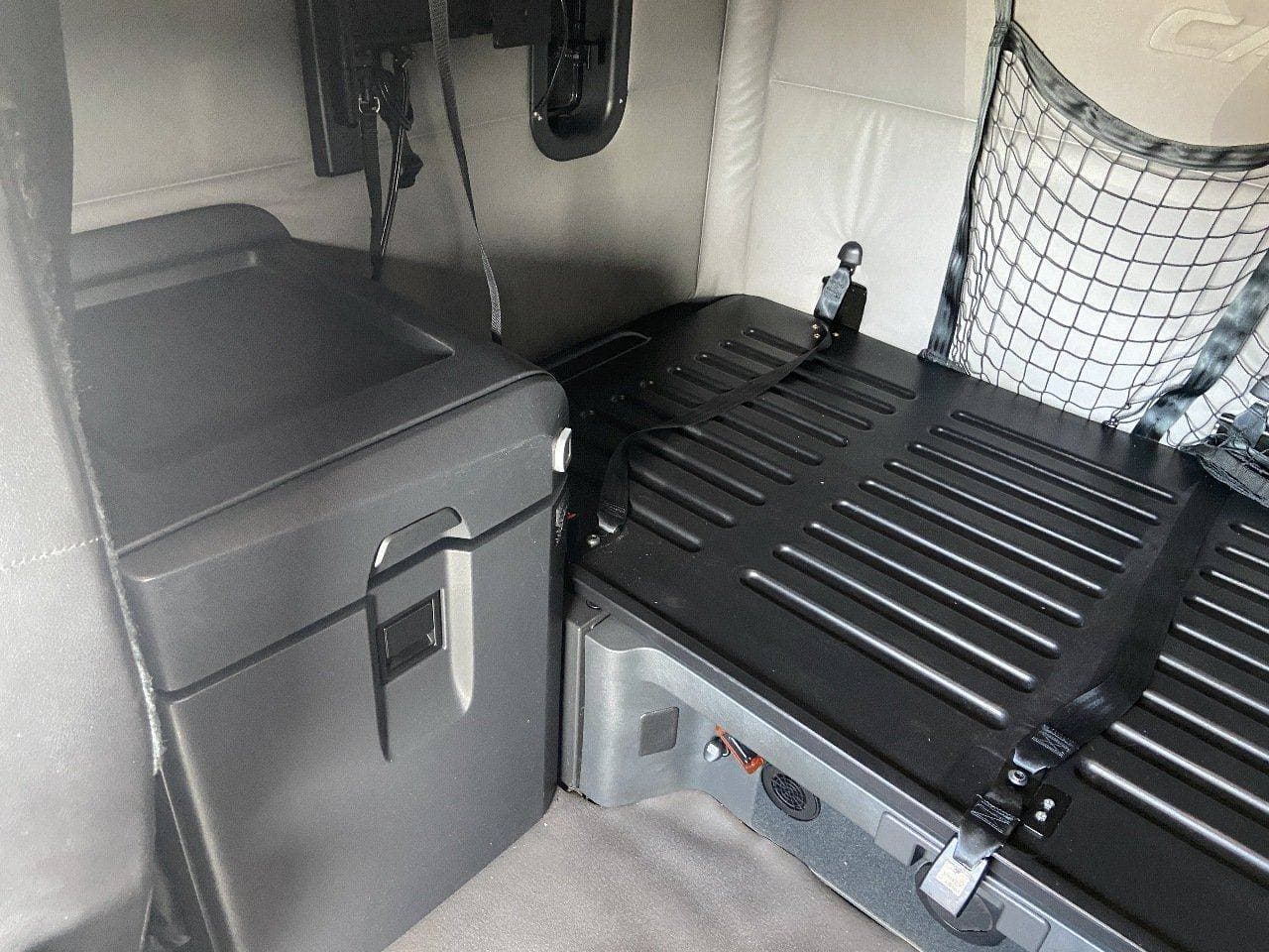 2020 FREIGHTLINER PE116064ST Tandem Axle Sleeper image 12