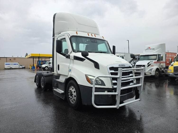 2021 Freightliner Cascadia image 11