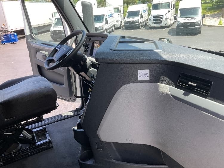 Used 2022 FREIGHTLINER Conventional - Sleeper Truck - CASCADIA 126 image 9