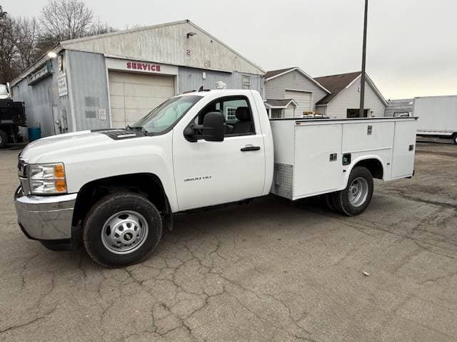 2012 Chevrolet Silverado image 2
