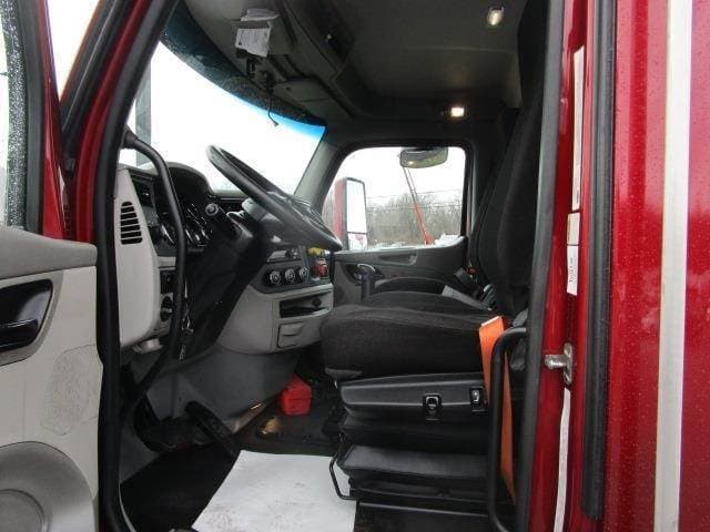 2020 Peterbilt 567 image 8
