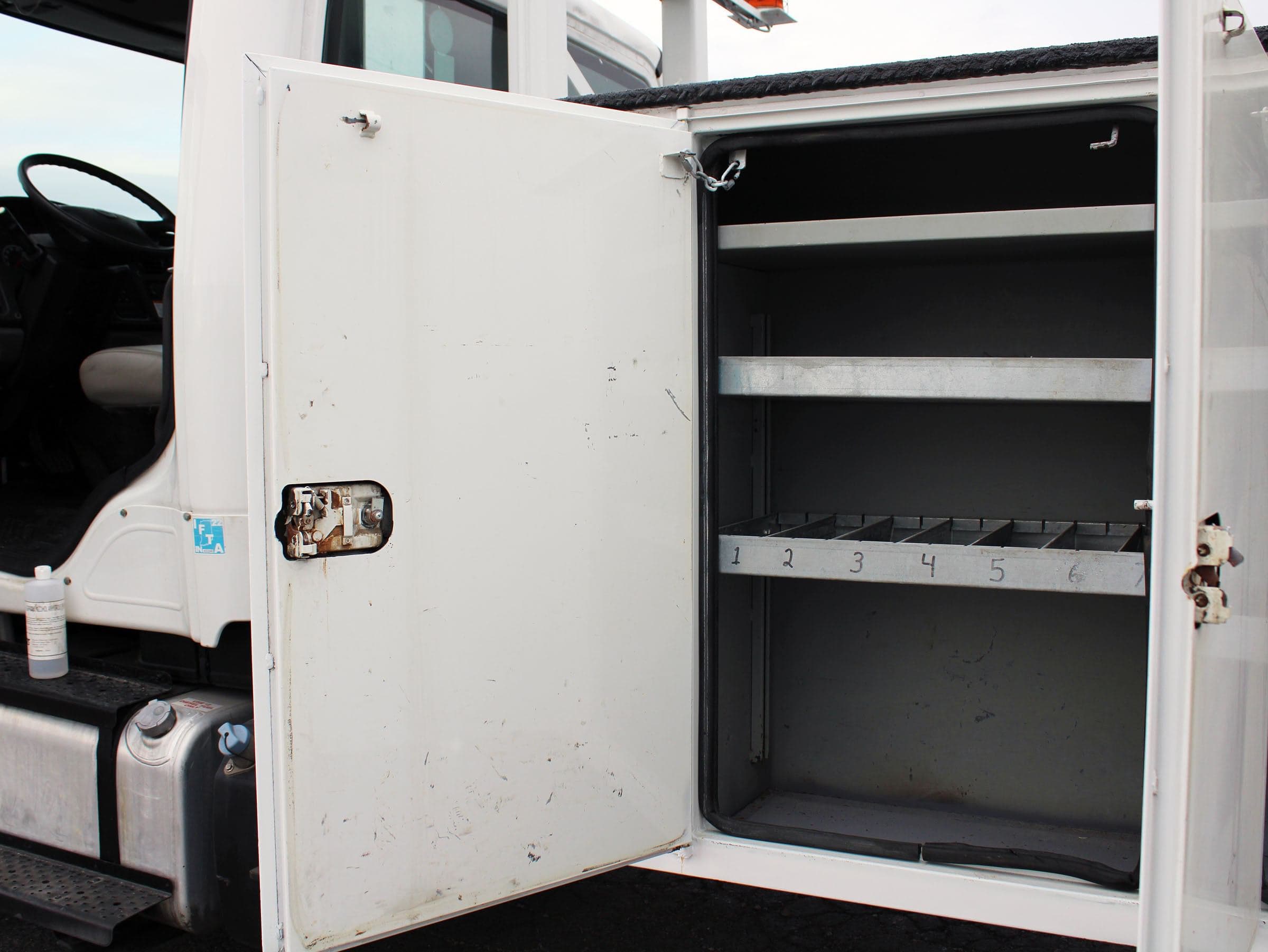 2015 Freightliner M2 image 8