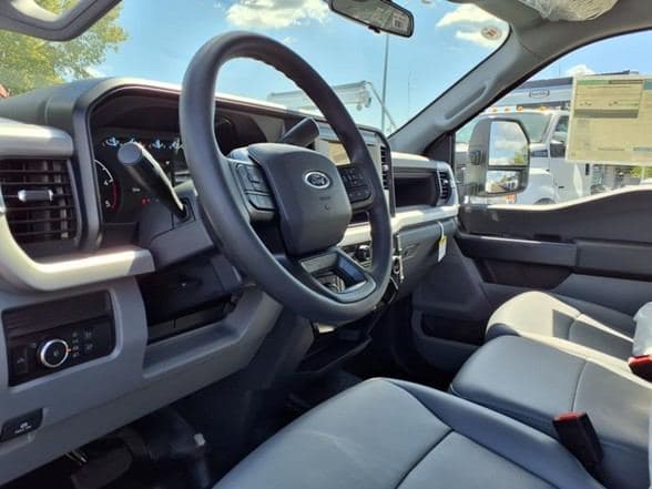 2025 Ford F350 image 18