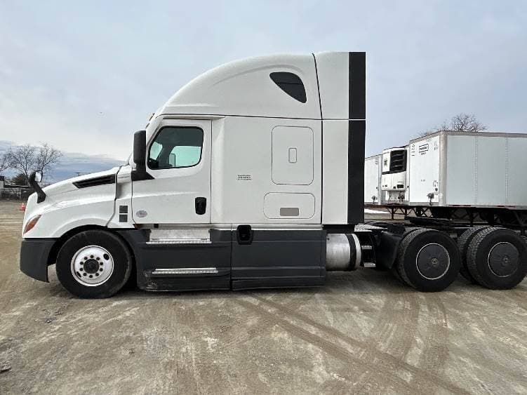 2023 Freightliner Cascadia 126 image 2