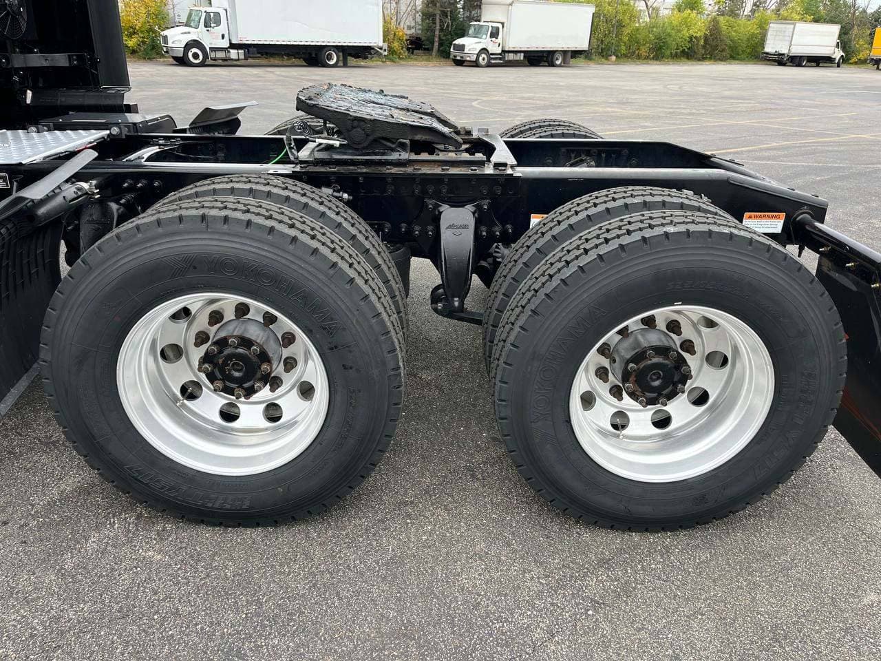 2022 Freightliner Cascadia image 8