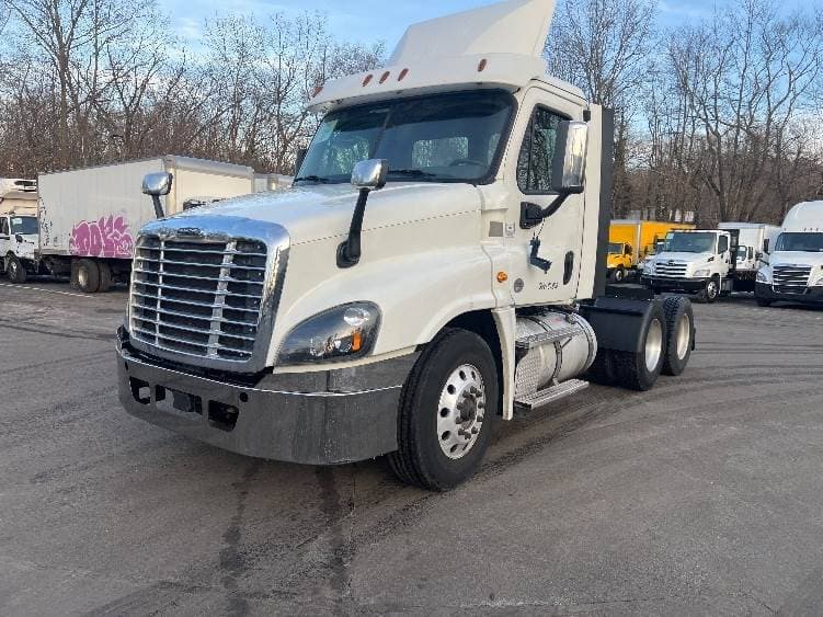 2018 Freightliner Cascadia image 3