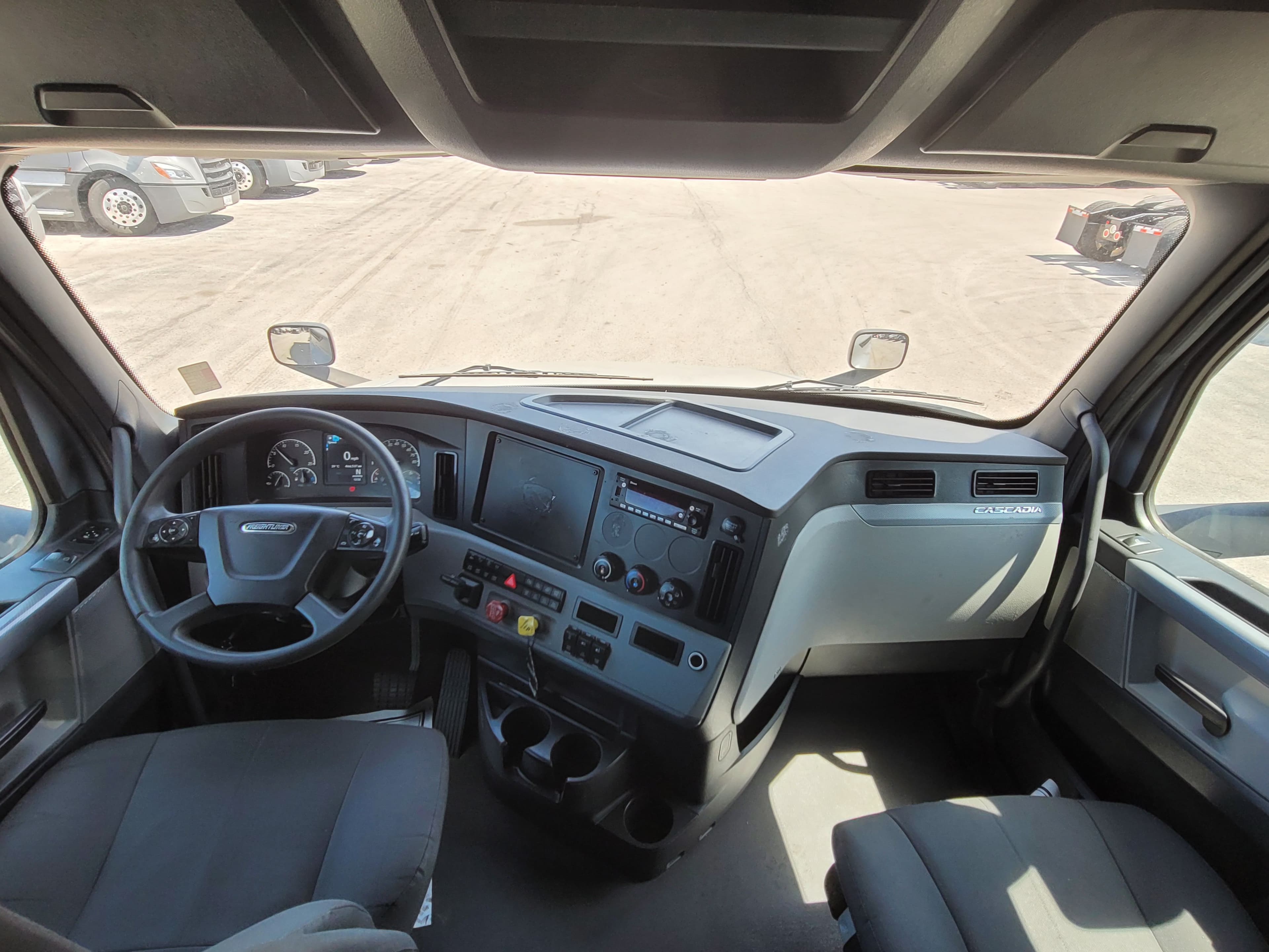 2022 Freightliner Cascadia 126 image 10