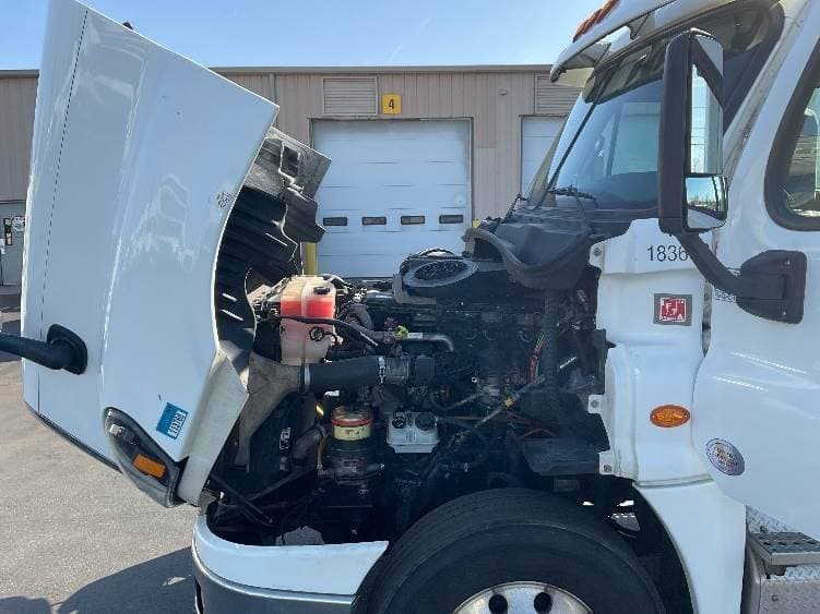 2018 Freightliner Cascadia image 4