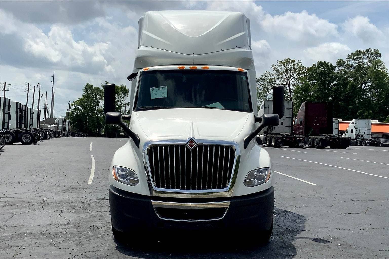 2022 International LT625 Sleeper Semi Truck - 56" Hi Rise Sleeper, Cummins 400HP, 12 Speed image 3
