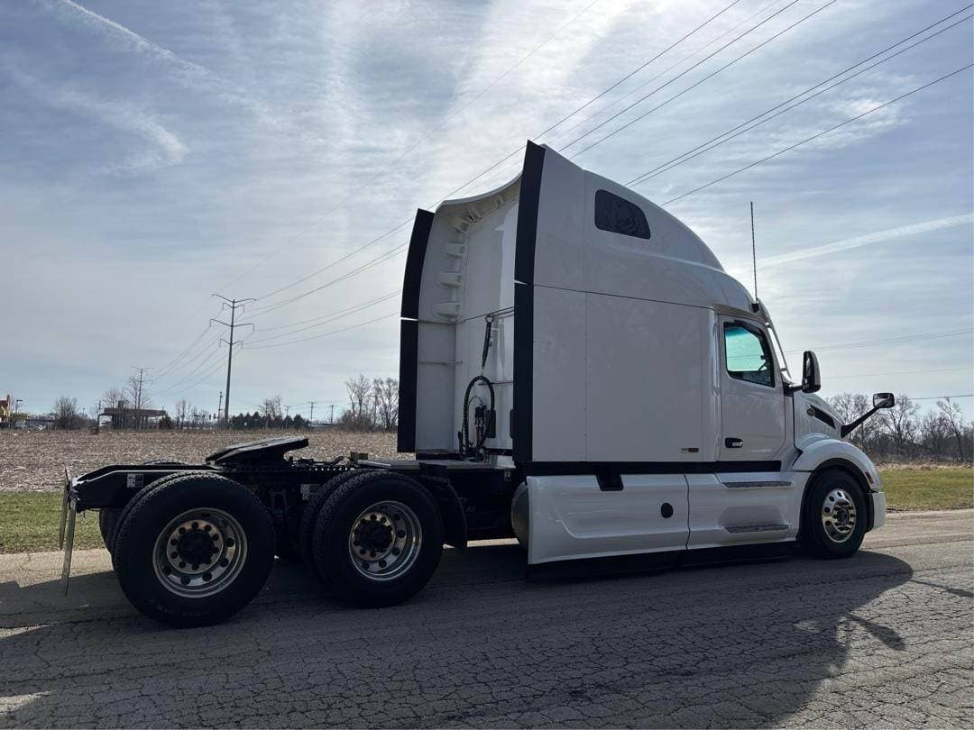 2024 Peterbilt 579 image 8