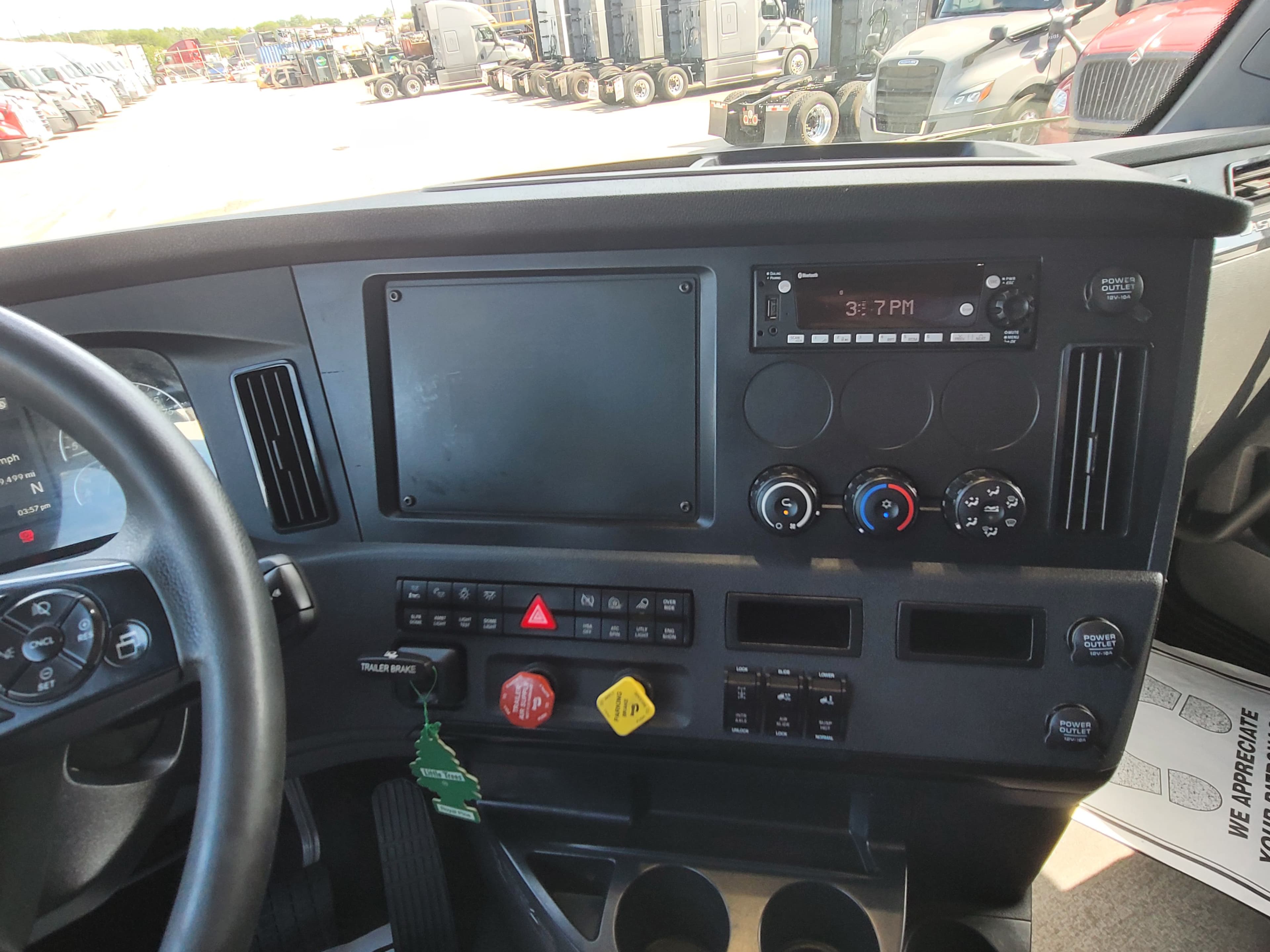 2023 Freightliner Cascadia 126 image 11