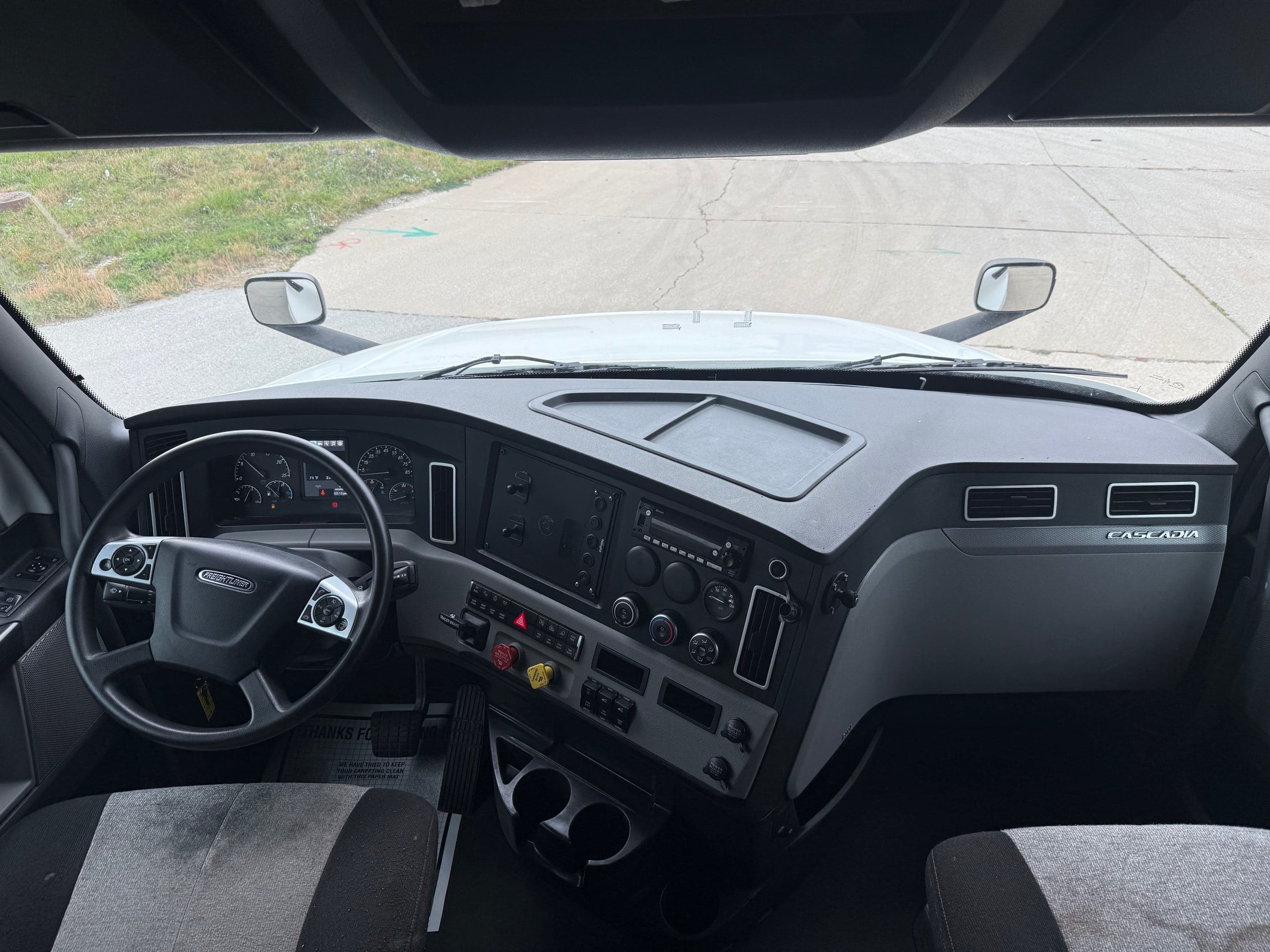 2023 Freightliner Cascadia image 7